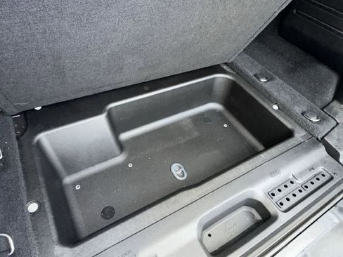 Used 2019 Jeep Wrangler Unlimited Sahara image 21