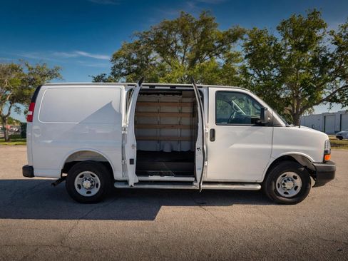 Used 2025 Chevrolet Express 2500 w/ Driver Convenience Package RWD image 8