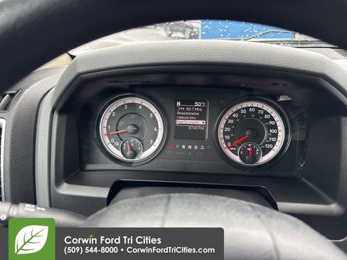 Used 2020 RAM 1500 Classic SLT image 3