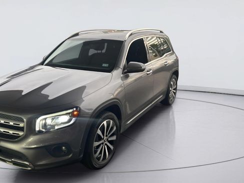 Used 2021 Mercedes-Benz GLB 250 image 1
