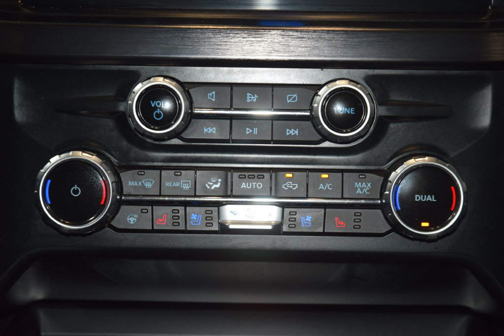 Used 2023 Ford F250 Lariat w/ Lariat Ultimate Package AWD/4WD image 31