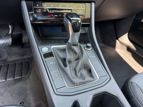 New 2026 Volkswagen Jetta SE FWD image 12