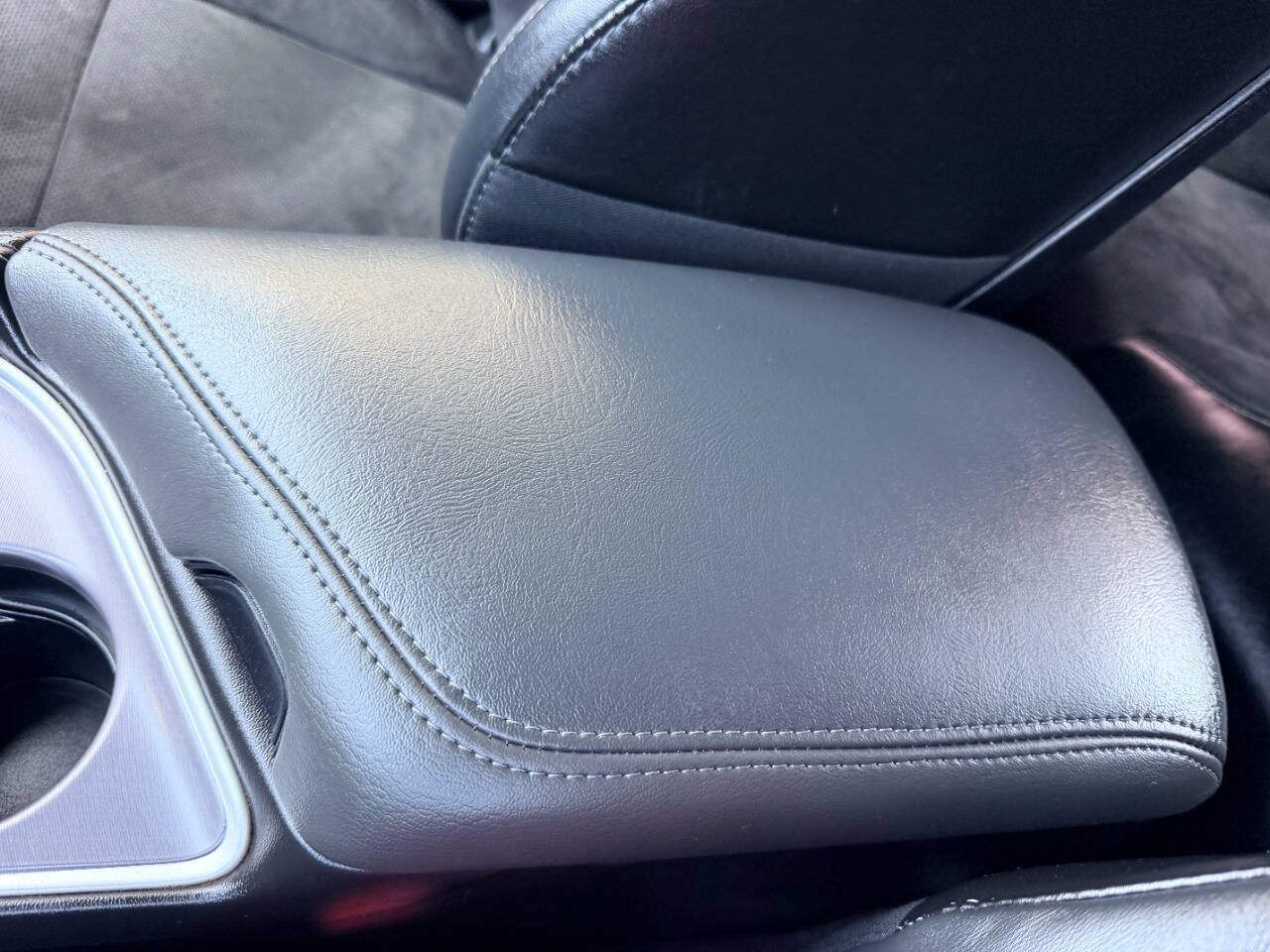 Used 2019 Dodge Challenger R/T Scat Pack w/ Shaker Package RWD image 34