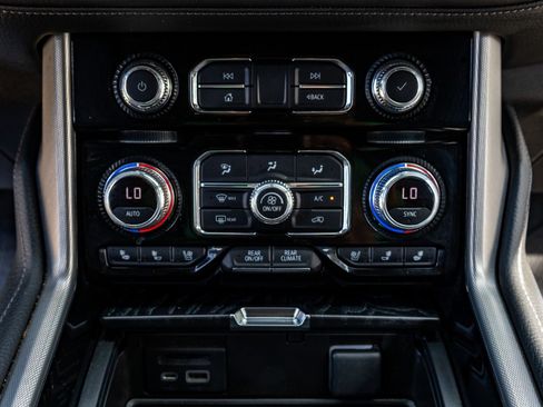 Used 2021 GMC Yukon Denali image 25