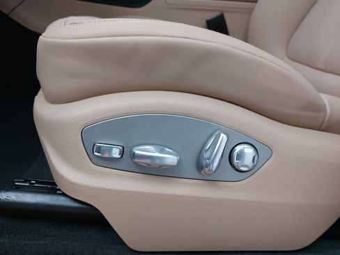 New 2026 Porsche Macan AWD/4WD image 31