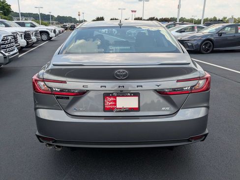 New 2026 Toyota Camry SE FWD image 5