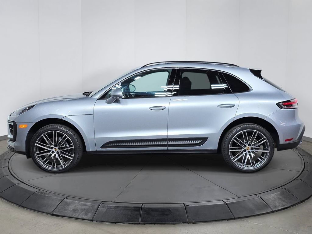 Certified 2026 Porsche Macan AWD/4WD image 2