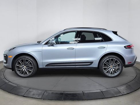 Certified 2026 Porsche Macan AWD/4WD image 2