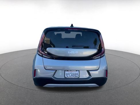 Used 2025 Kia Soul LX w/ LX Technology Package image 12