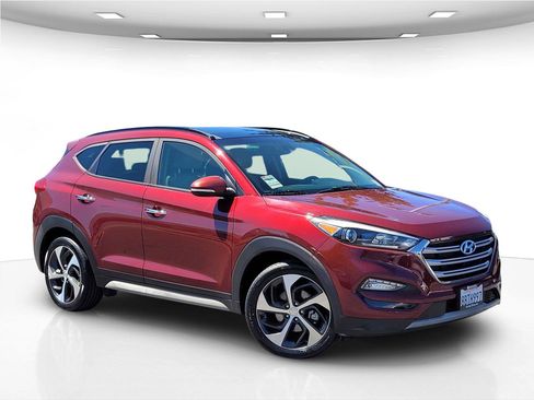 Used 2017 Hyundai Tucson Limited w/ Limited Ultimate Package 03 FWD image 2
