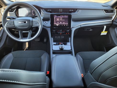 New 2025 Jeep Grand Cherokee L Altitude image 14