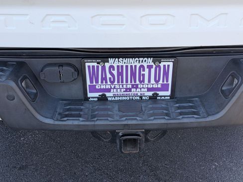 Used 2017 Toyota Tacoma 4x4 Double Cab image 27