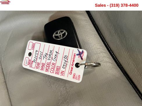 Used 2011 Toyota Venza AWD w/ Comfort Pkg image 23