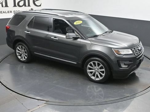 Used 2017 Ford Explorer Limited AWD/4WD image 38