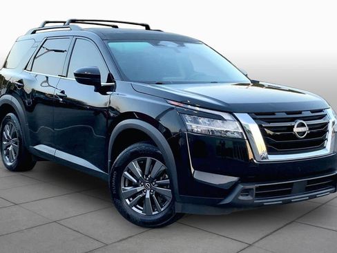 Used 2022 Nissan Pathfinder SV FWD image 3