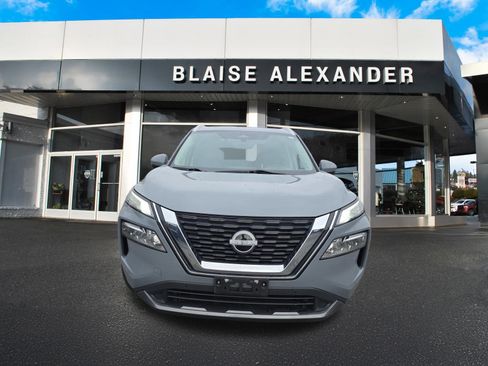 Used 2023 Nissan Rogue SL w/ SL Premium Package image 9