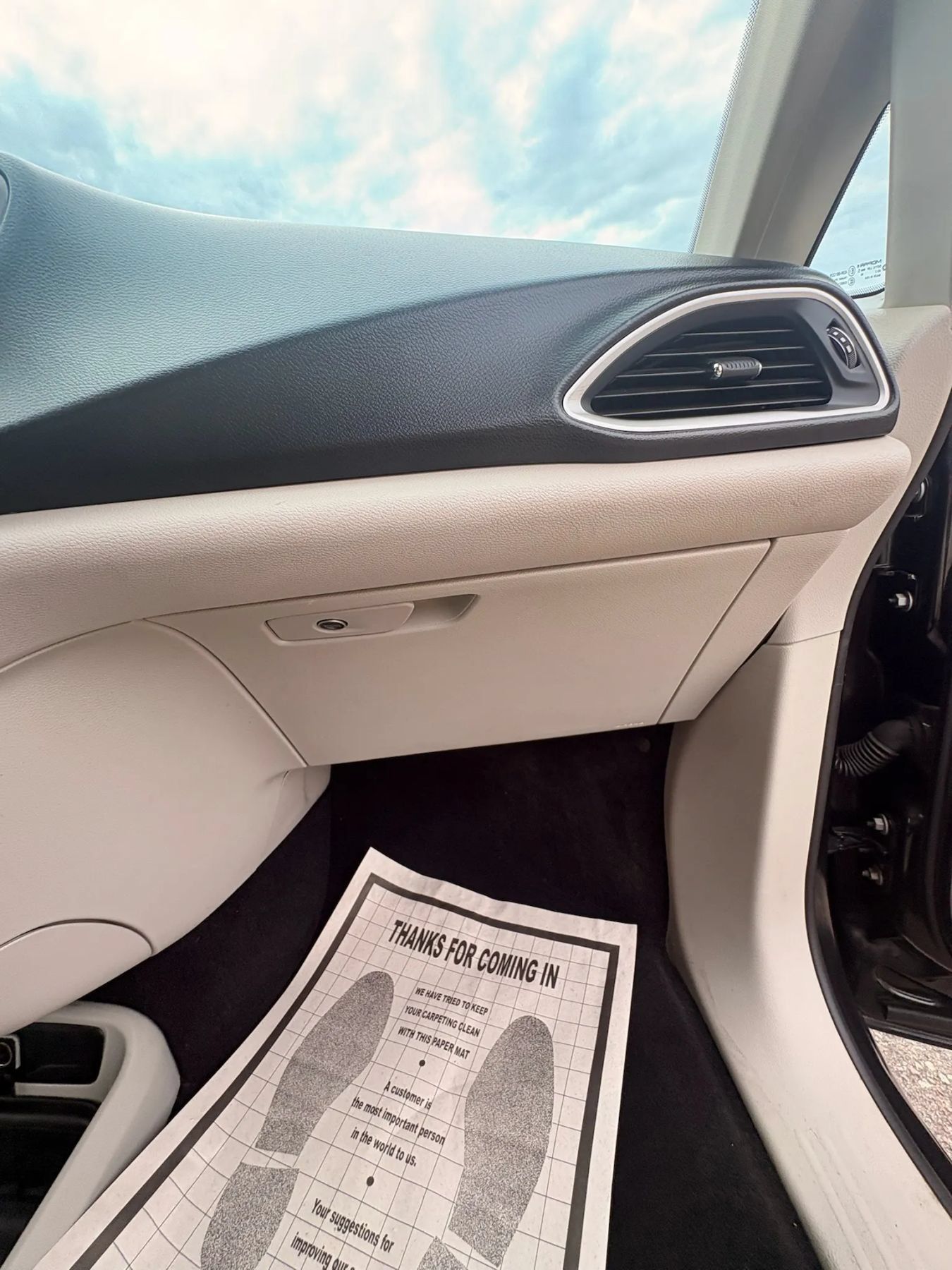 Used 2020 Chrysler Voyager LX w/ Cold Weather Group FWD image 12