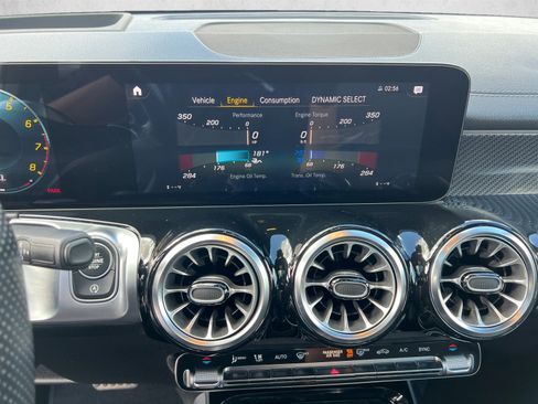 Used 2022 Mercedes-Benz GLB 35 AMG 4MATIC image 16