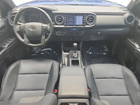 Used 2023 Toyota Tacoma TRD Off-Road w/ TRD Premium Off Road Package AWD/4WD image 9