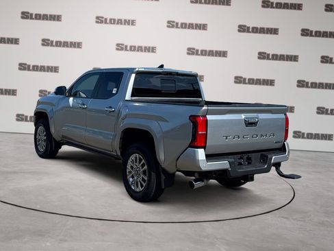 Used 2025 Toyota Tacoma Limited AWD/4WD image 3
