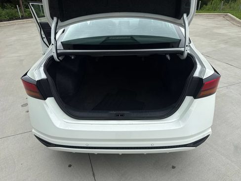 Used 2025 Nissan Altima 2.5 SV FWD image 33