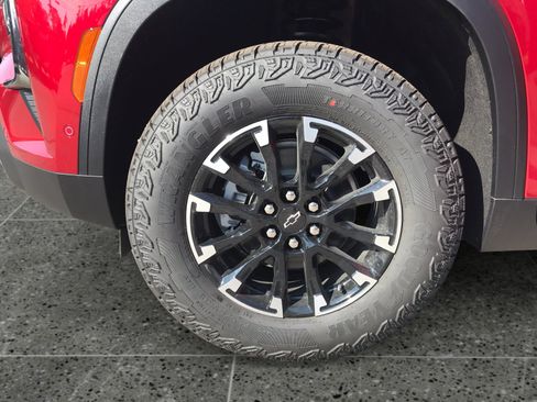 New 2026 Chevrolet Traverse Z71 w/ Enhanced Driving Package image 14