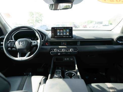Used 2024 Honda Pilot Touring image 20