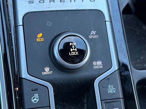 Certified 2023 Kia Sorento SX Prestige image 31