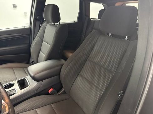 Used 2021 Jeep Grand Cherokee Laredo AWD/4WD image 16