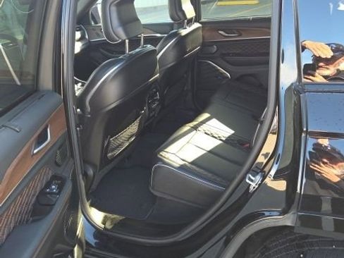 Used 2022 Jeep Grand Cherokee Summit w/ Adv Protech Group IV AWD/4WD image 14