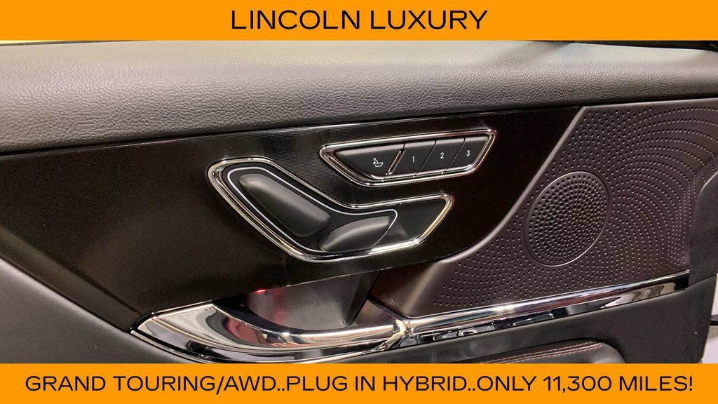 Used 2025 Lincoln Corsair Grand Touring w/ Towing Package AWD/4WD image 27