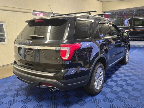 Used 2018 Ford Explorer XLT w/ Equipment Group 202A image 6