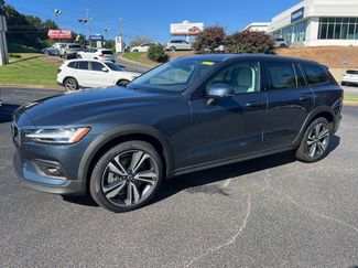 New 2026 Volvo V60 B5 Cross Country Plus w/ Protection Package Premier 360° Tour
