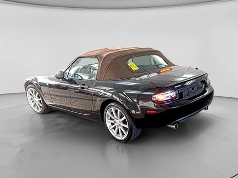 Used 2006 MAZDA MX-5 Miata Grand Touring w/ Premium Pkg RWD image 2