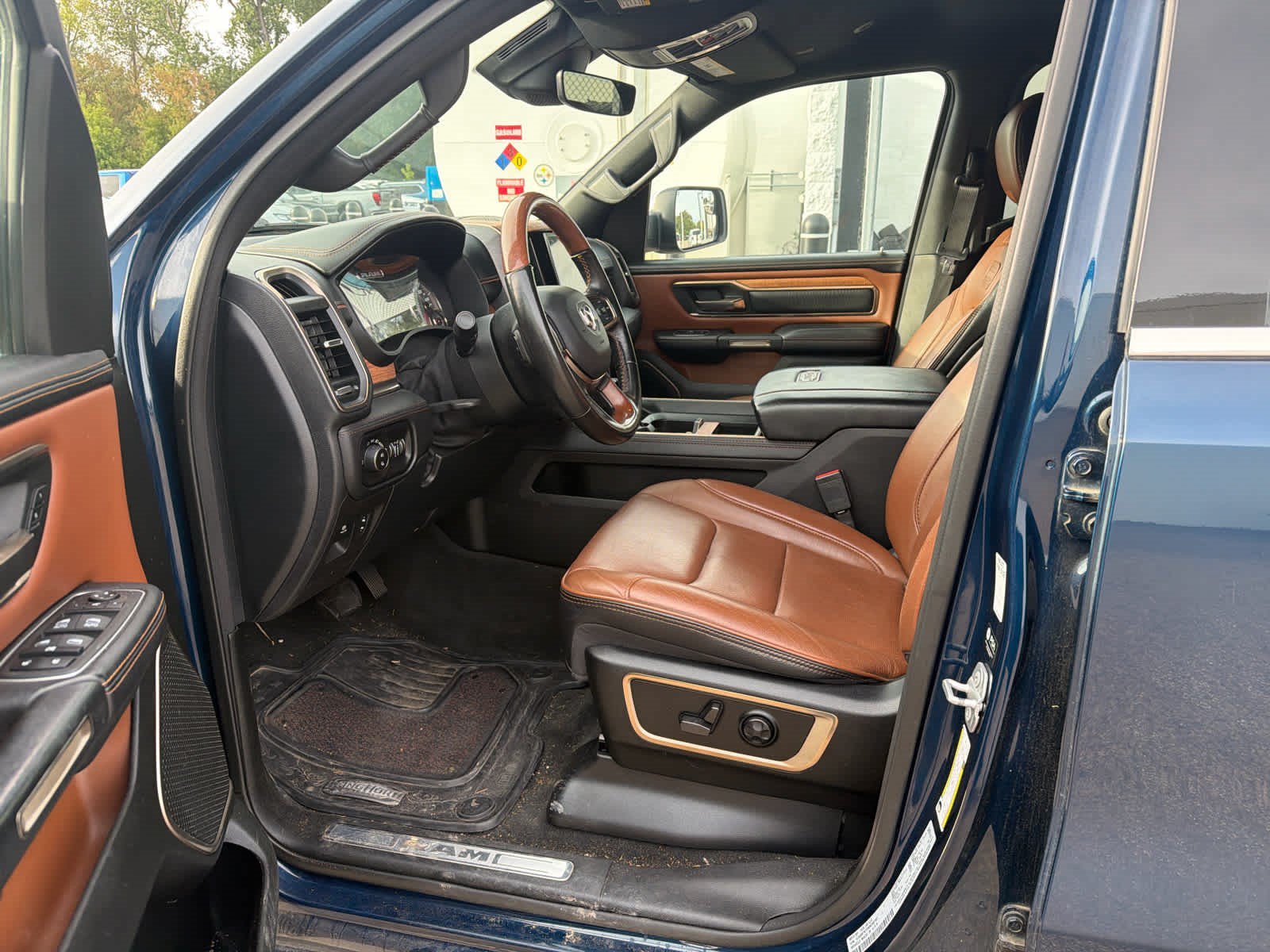 Used 2022 RAM 1500 Limited AWD/4WD image 9