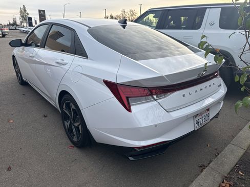 Certified 2023 Hyundai Elantra Limited image 6