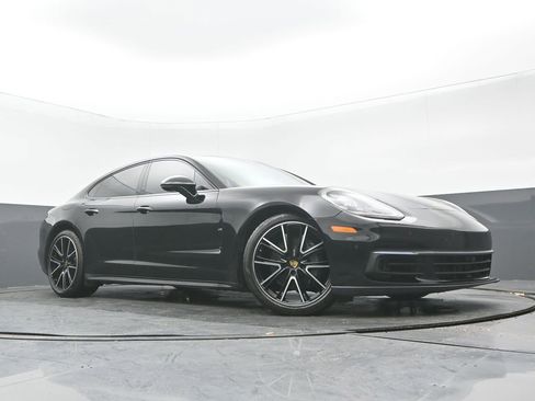 Used 2018 Porsche Panamera 4S image 30