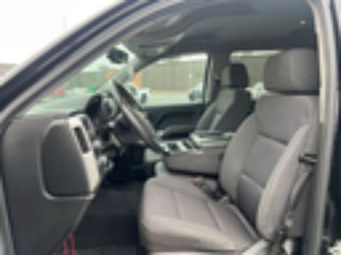 Used 2018 Chevrolet Silverado 1500 LT w/ LPO, Black Pack image 6