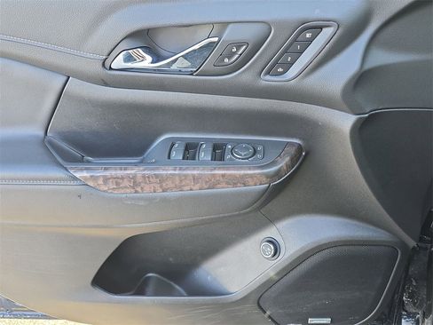 Used 2023 GMC Acadia Denali w/ Denali Ultimate Package image 23