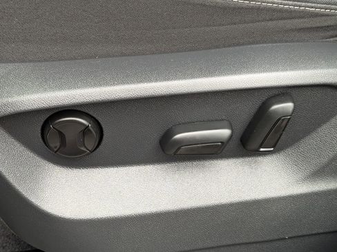 Used 2021 Volkswagen Atlas SE image 28