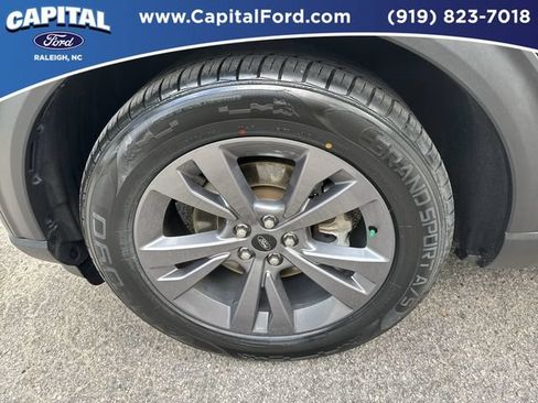 Used 2023 Ford Explorer XLT w/ Equipment Group 202A RWD image 13
