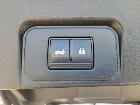 Certified 2024 Nissan Rogue SL w/ SL Premium Package FWD image 9