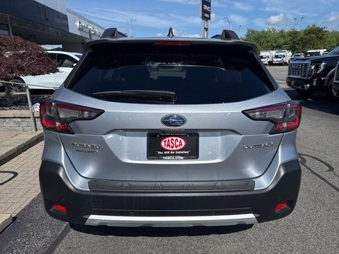 Used 2023 Subaru Outback Limited image 8