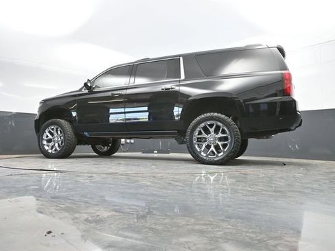 Used 2020 Chevrolet Suburban Premier AWD/4WD image 58