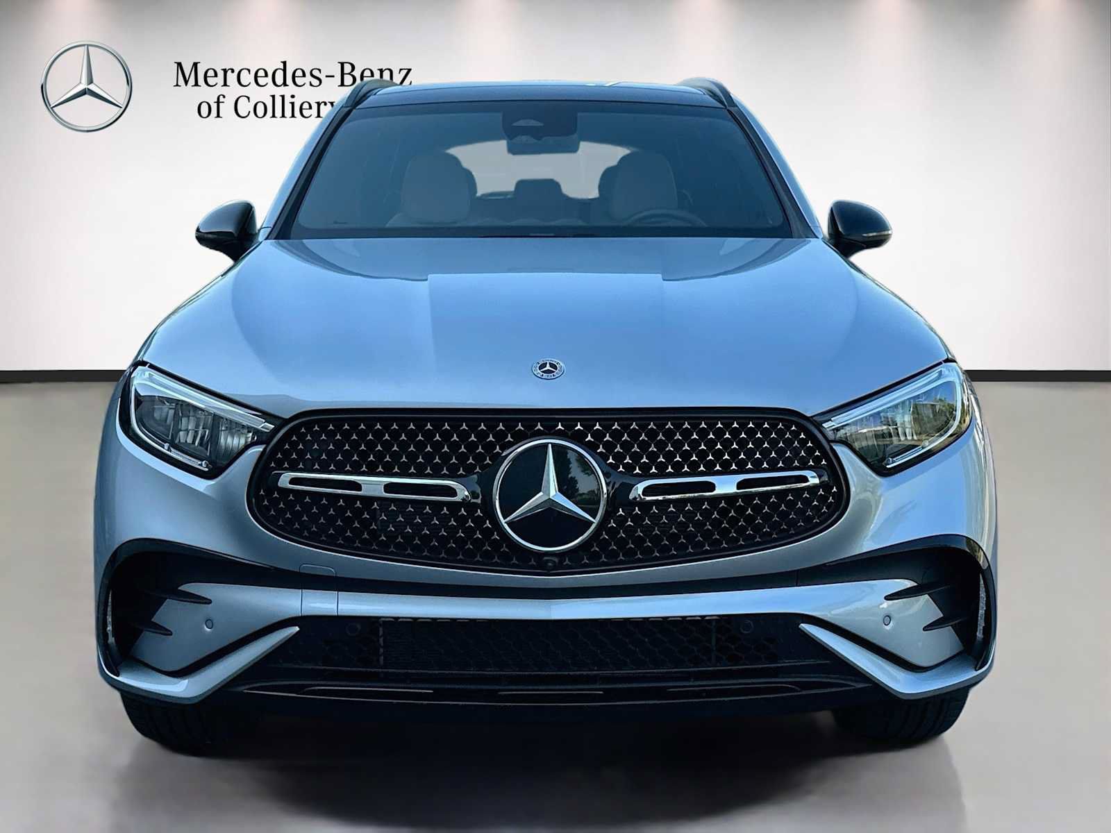 Used 2025 Mercedes-Benz GLC 300 4MATIC image 2