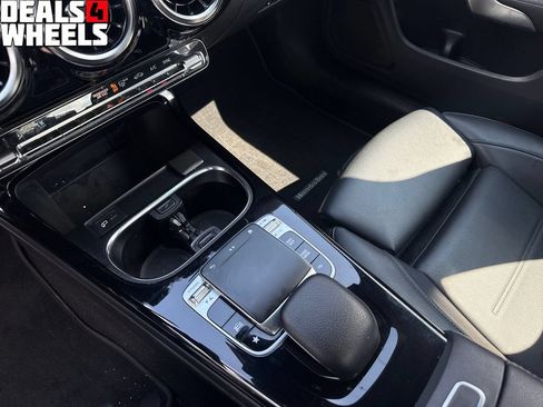 Used 2020 Mercedes-Benz CLA 250 4MATIC image 23