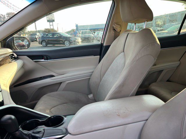 Used 2019 Toyota Camry LE FWD image 10