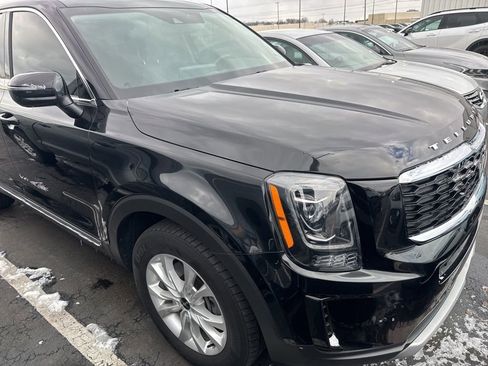 Used 2022 Kia Telluride LX image 4