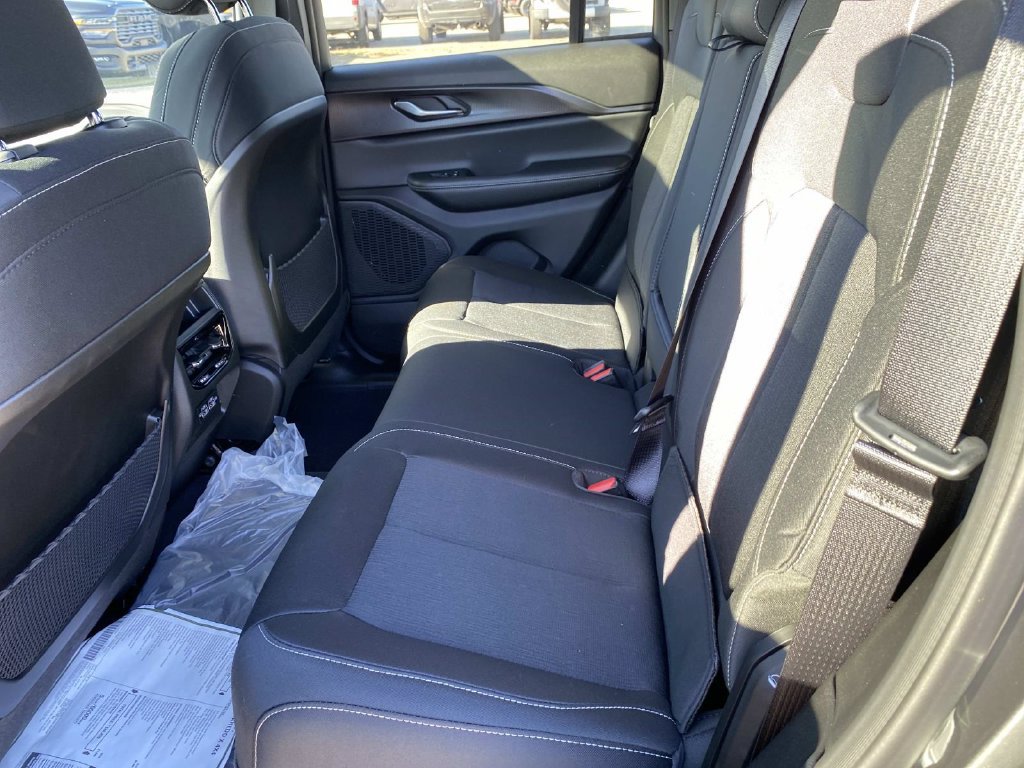 New 2026 Jeep Grand Cherokee Laredo X AWD/4WD image 7