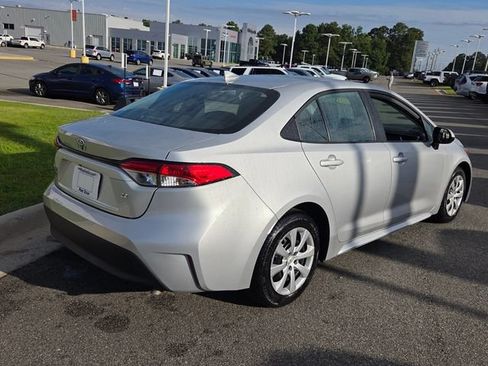 Used 2024 Toyota Corolla LE FWD image 12